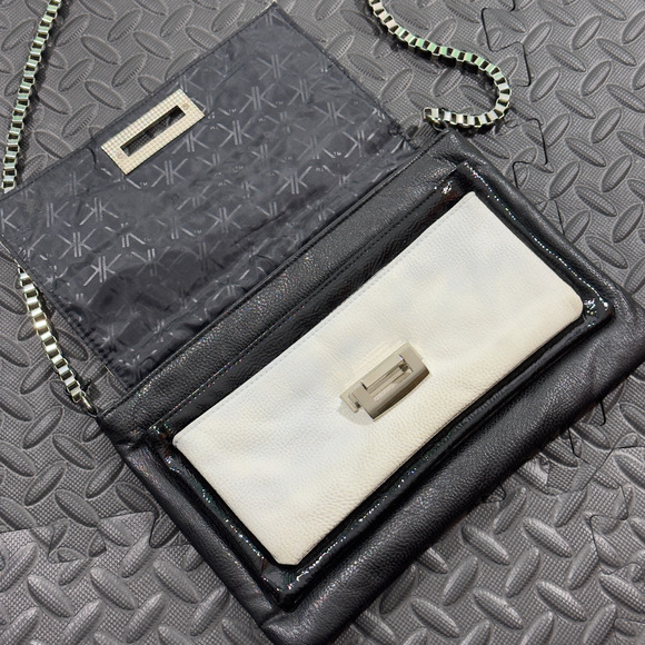 Kardashian Kollection Women's Black Snake Print Zipper Pockets Crossbody Purse - Picture 6 of 16